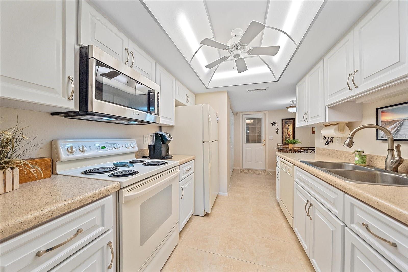 Image 18 of 41 For 3135 Glen Elyn Boulevard 13