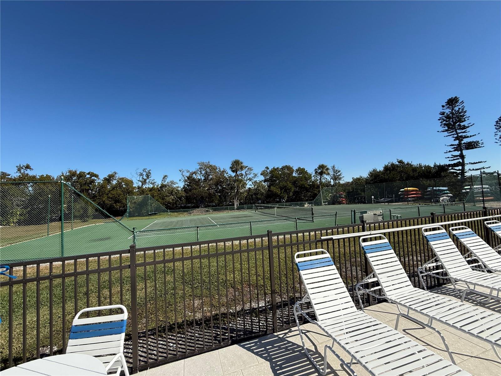 Image 16 of 20 For 3330 Gulf Of Mexico Drive 202d