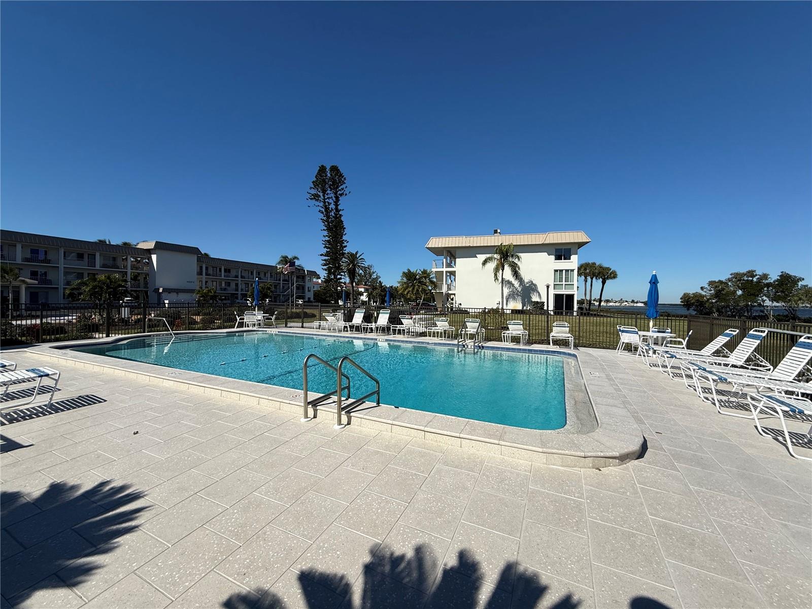 Image 17 of 20 For 3330 Gulf Of Mexico Drive 202d