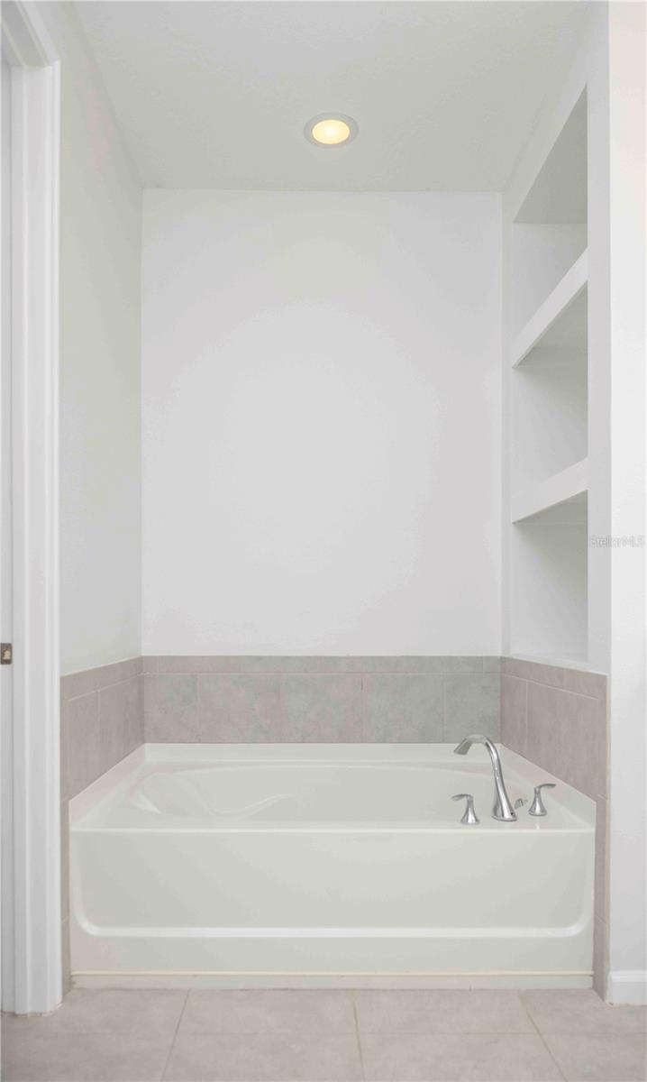 Image 19 of 34 For 11737 Brookside Drive