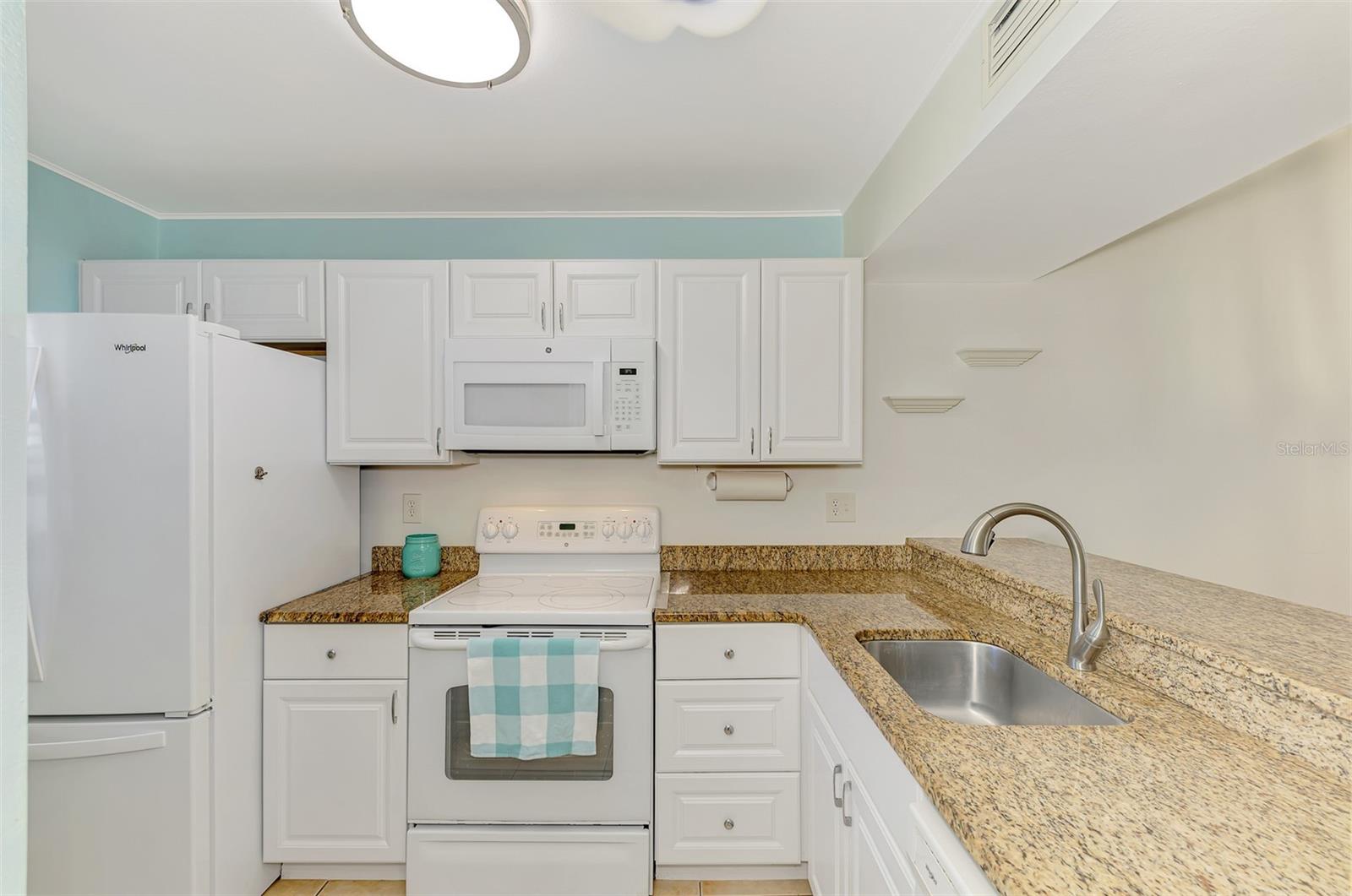 Listing photo id 5 for 458 Cerromar Road 484