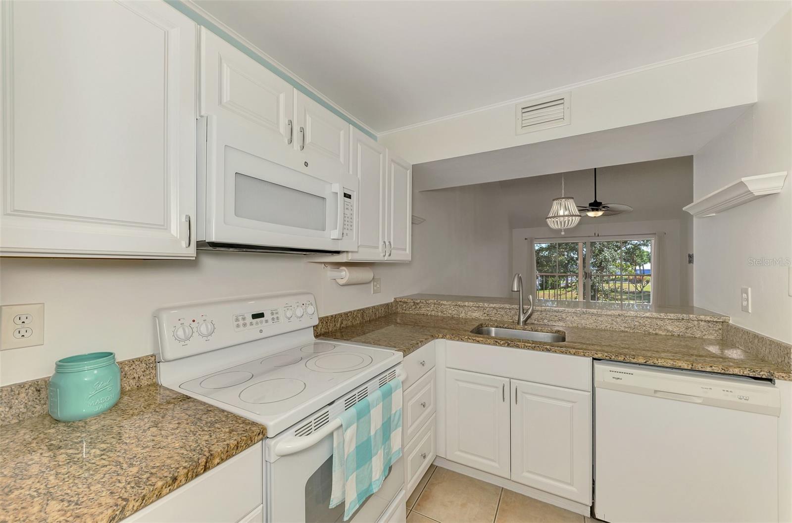 Listing photo id 6 for 458 Cerromar Road 484