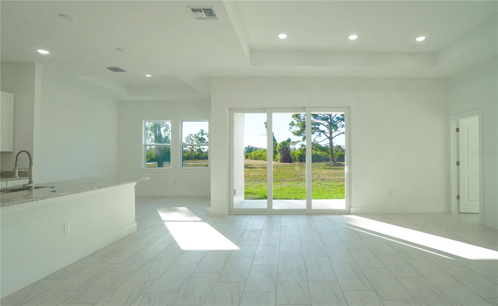 Image 2 of 41 For 52 Brig Circle E