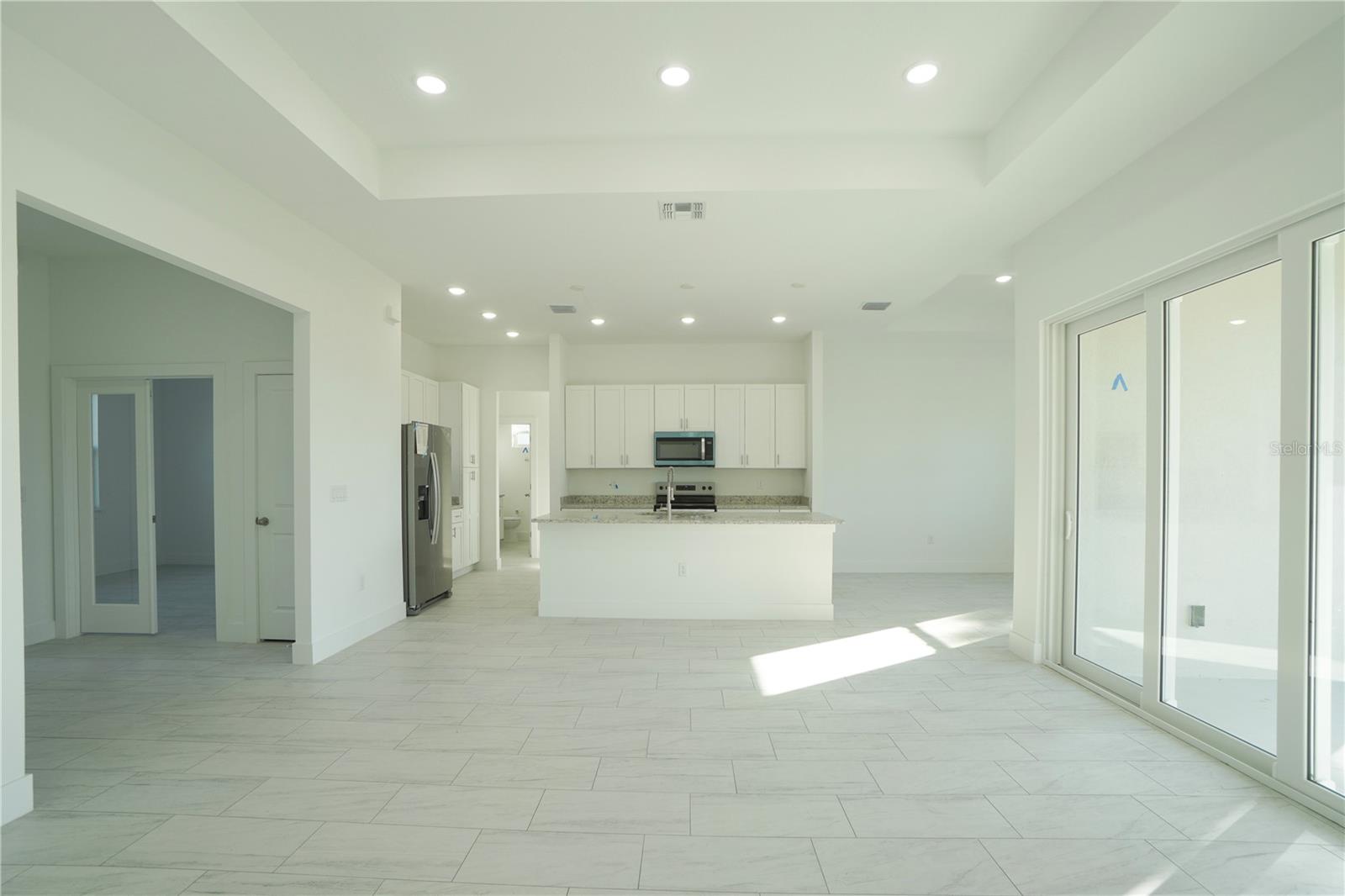 Image 21 of 41 For 52 Brig Circle E