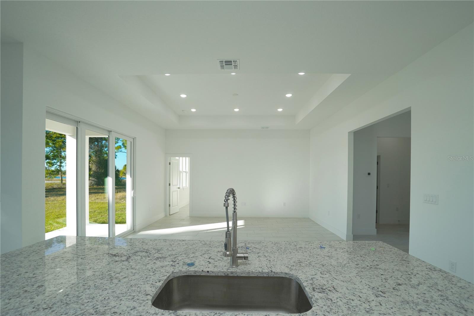 Image 27 of 41 For 52 Brig Circle E