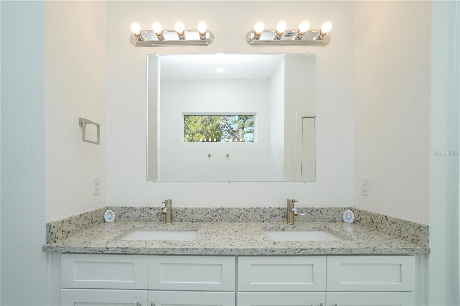 Image 36 of 41 For 52 Brig Circle E