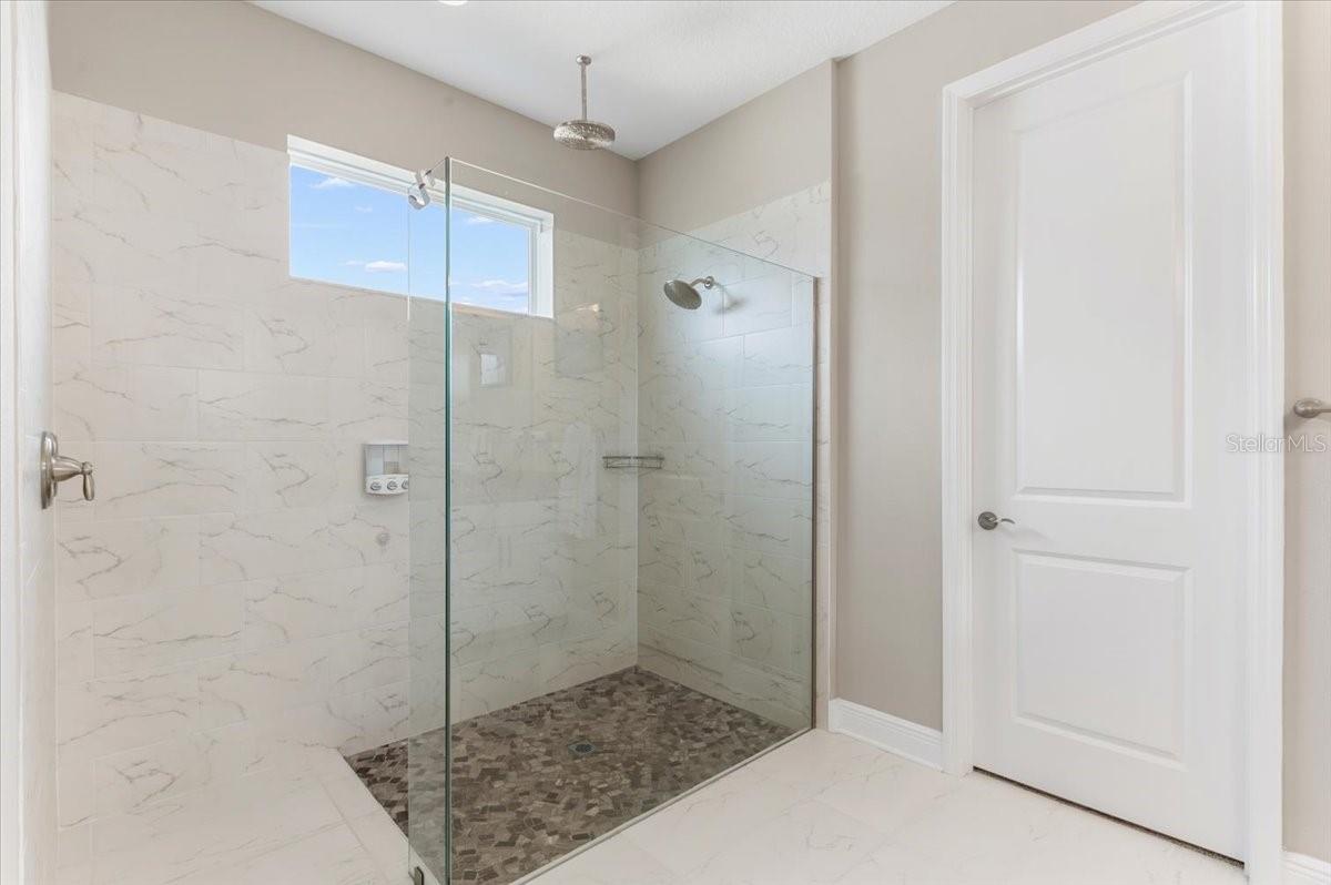 Image 24 of 66 For 2024 Woodleaf Hammock Court