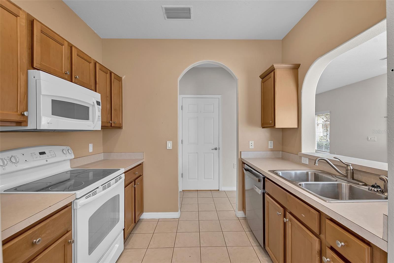 Image 16 of 39 For 13019 Tigers Eye Drive