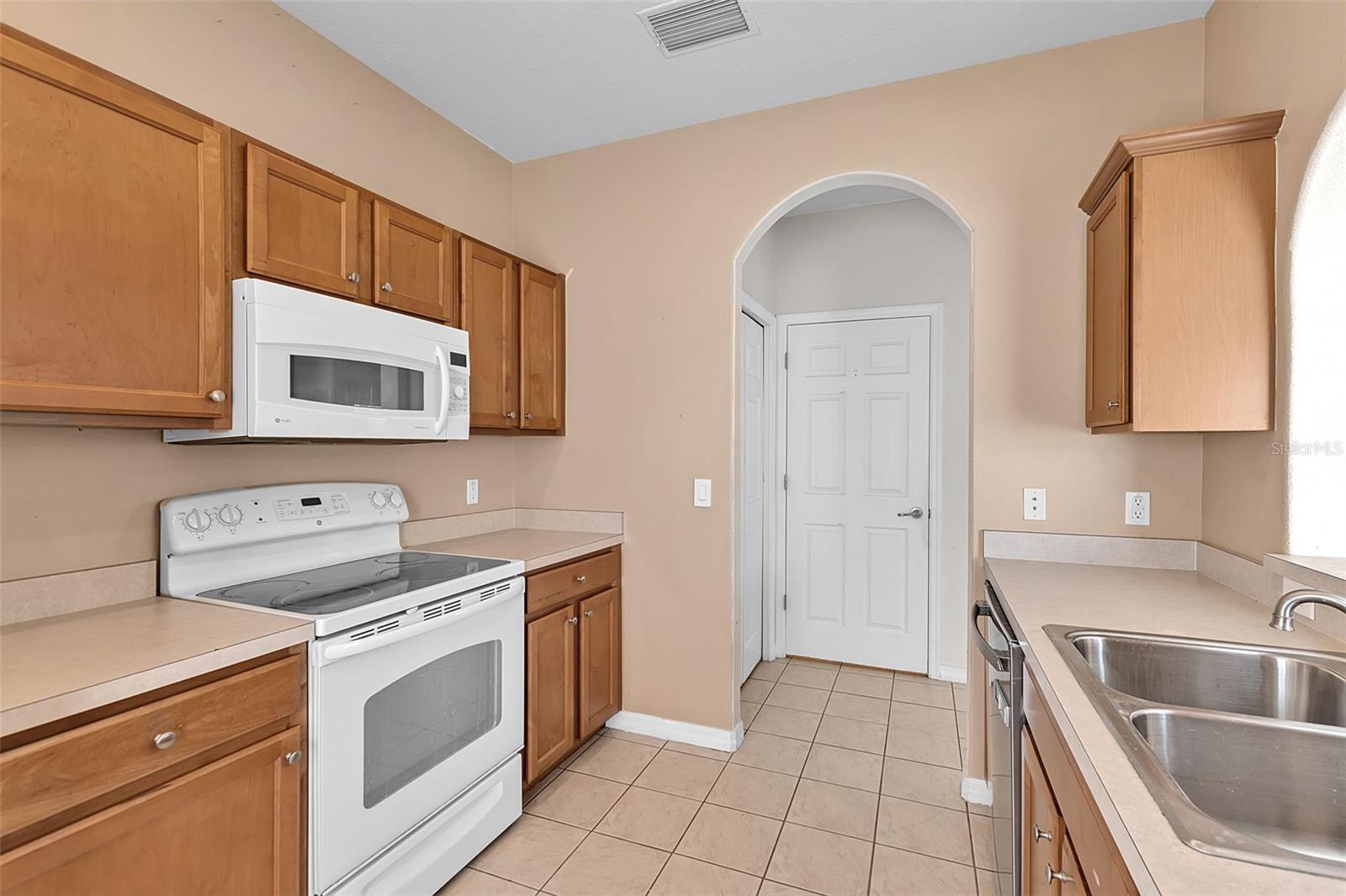 Image 22 of 39 For 13019 Tigers Eye Drive