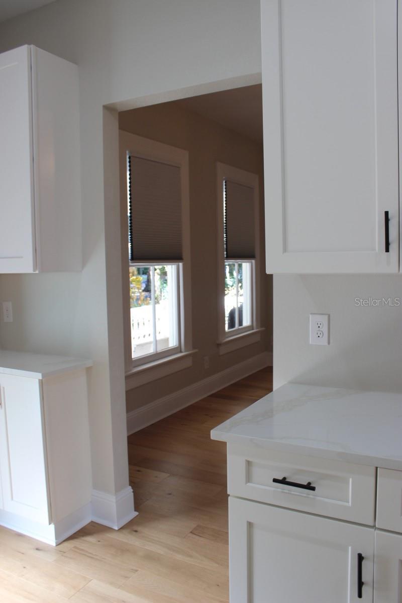 Image 11 of 26 For 527 Osceola Avenue 1