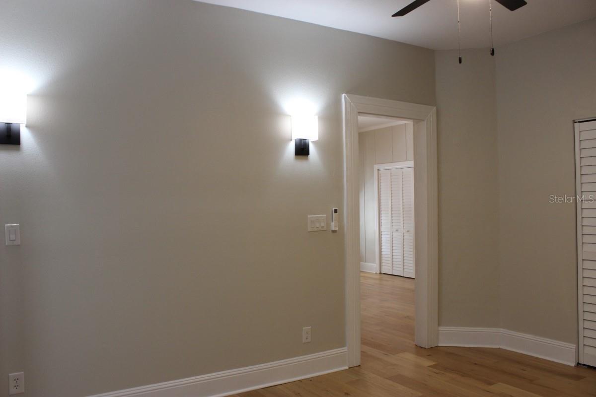 Image 17 of 26 For 527 Osceola Avenue 1