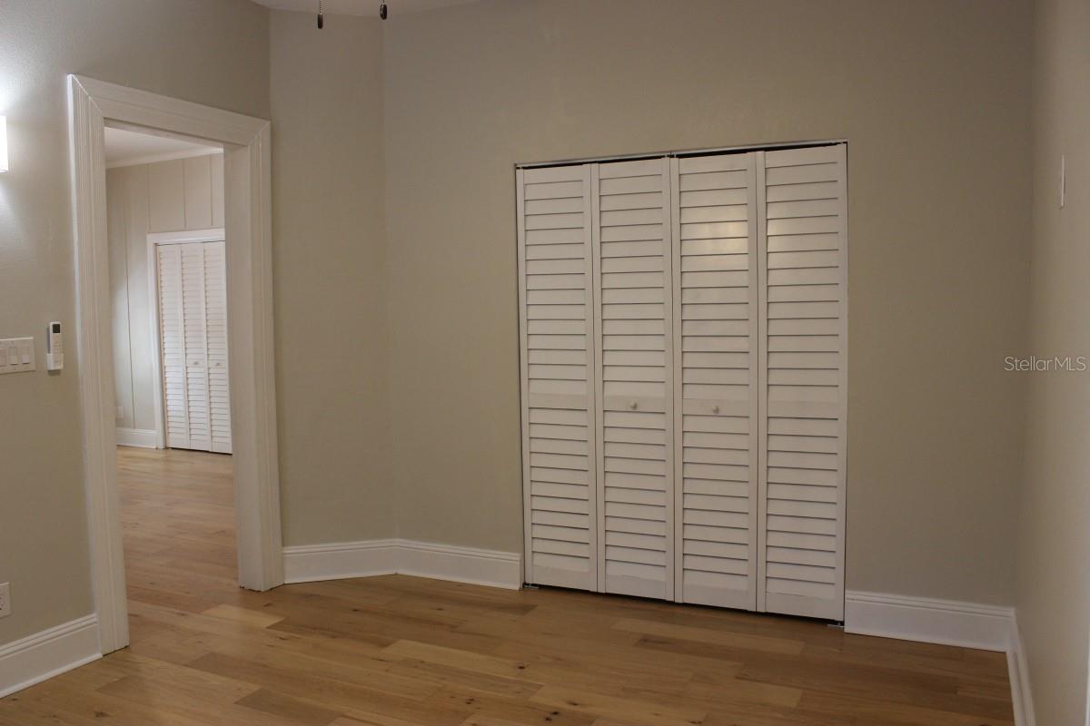 Image 21 of 26 For 527 Osceola Avenue 1