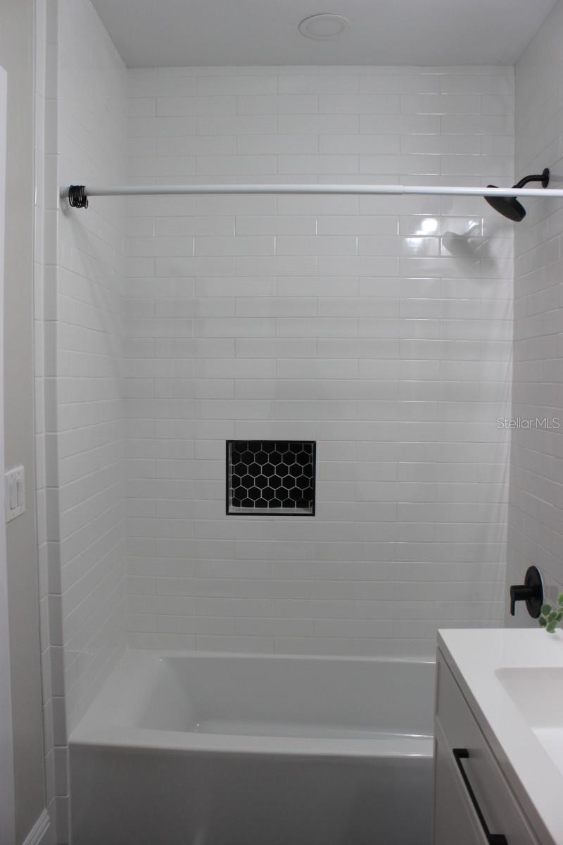 Image 24 of 26 For 527 Osceola Avenue 1