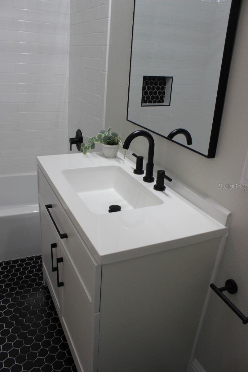 Image 25 of 26 For 527 Osceola Avenue 1