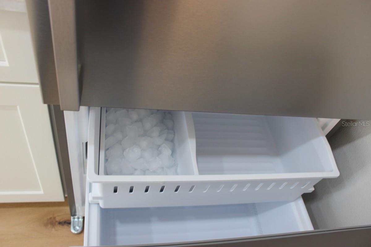 Image 8 of 26 For 527 Osceola Avenue 1