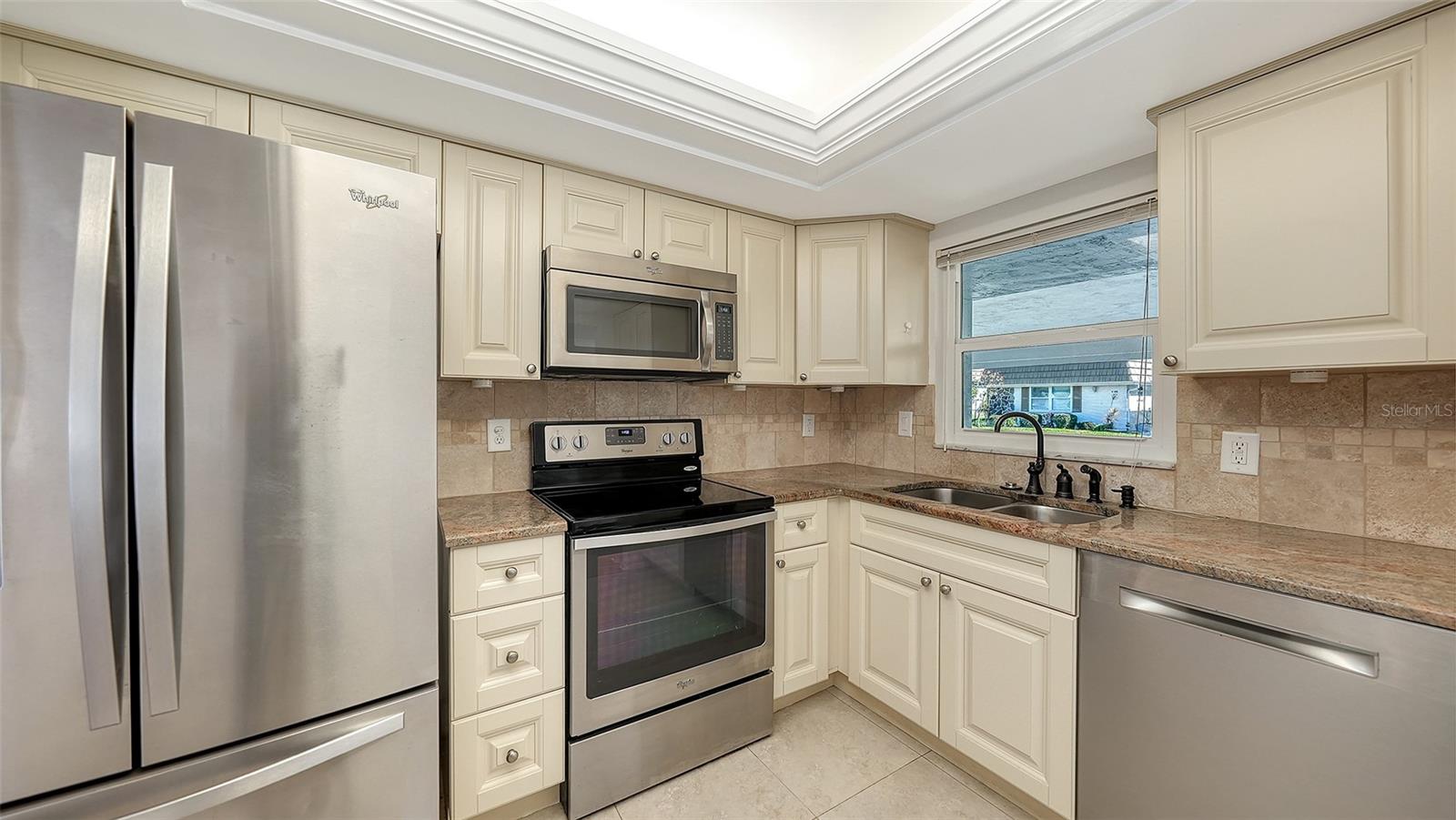 Image 19 of 39 For 2603 Riverbluff Parkway V141