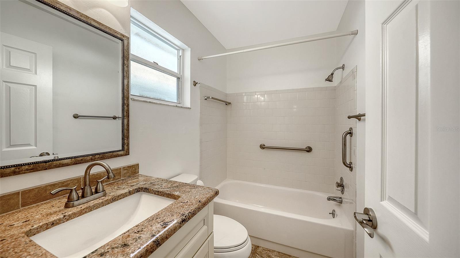 Image 27 of 39 For 2603 Riverbluff Parkway V141