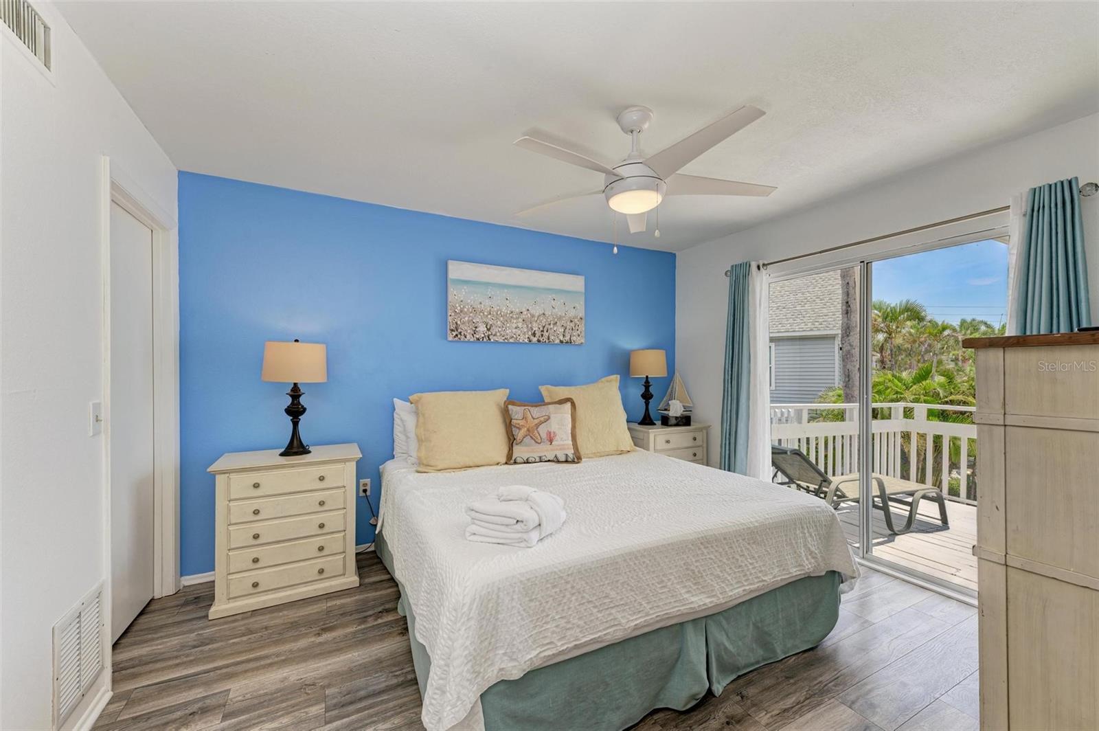 Image 25 of 49 For 6311 Gulf Drive