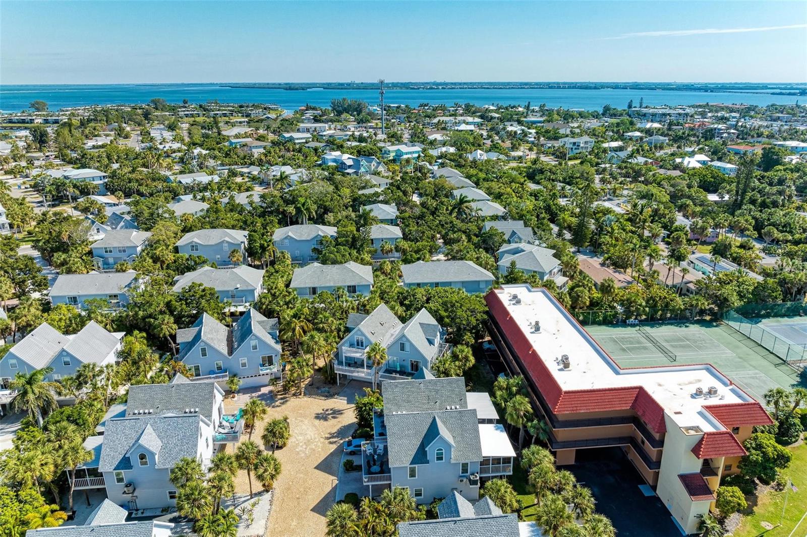 Image 5 of 49 For 6311 Gulf Drive