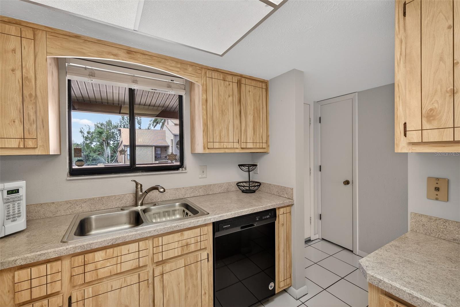 Image 11 of 30 For 15770 Windward Way Circle 2204