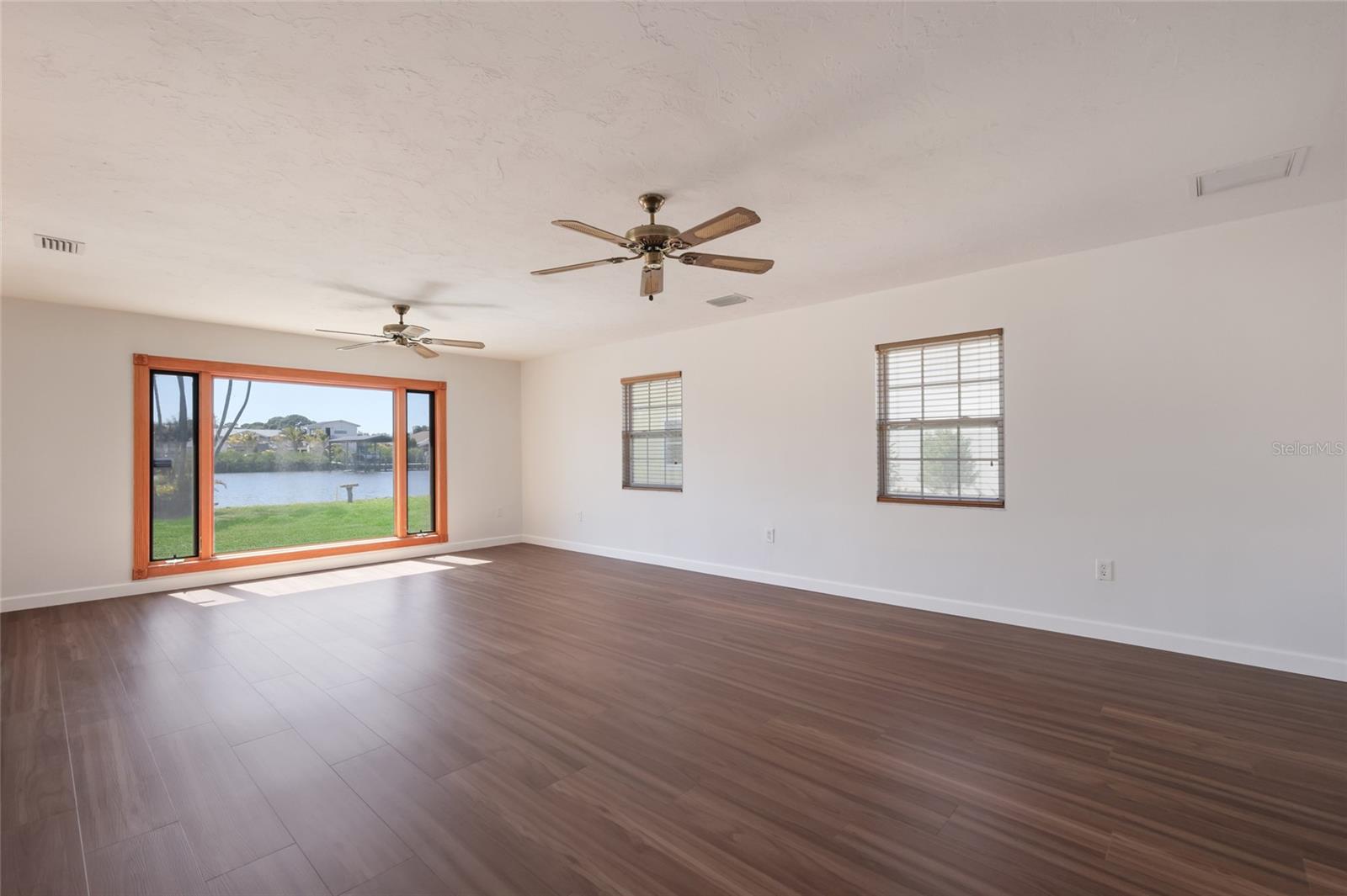 Image 18 of 50 For 6703 9th Avenue Nw