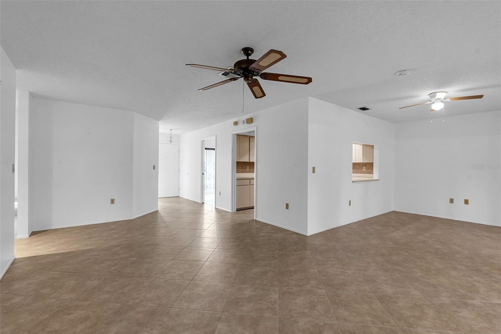 Image 11 of 36 For 5241 Marsh Field Lane 18