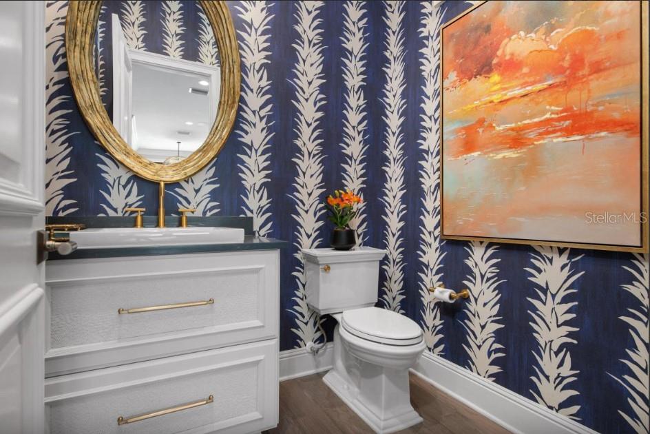 Listing photo id 11 for 110 10th Street S