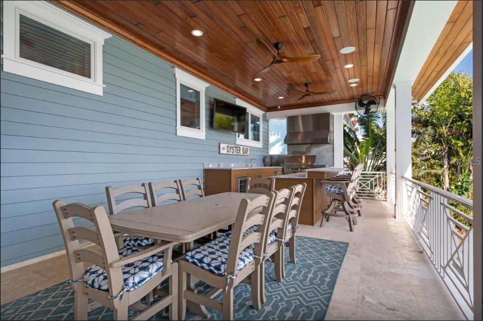 Listing photo id 25 for 110 10th Street S