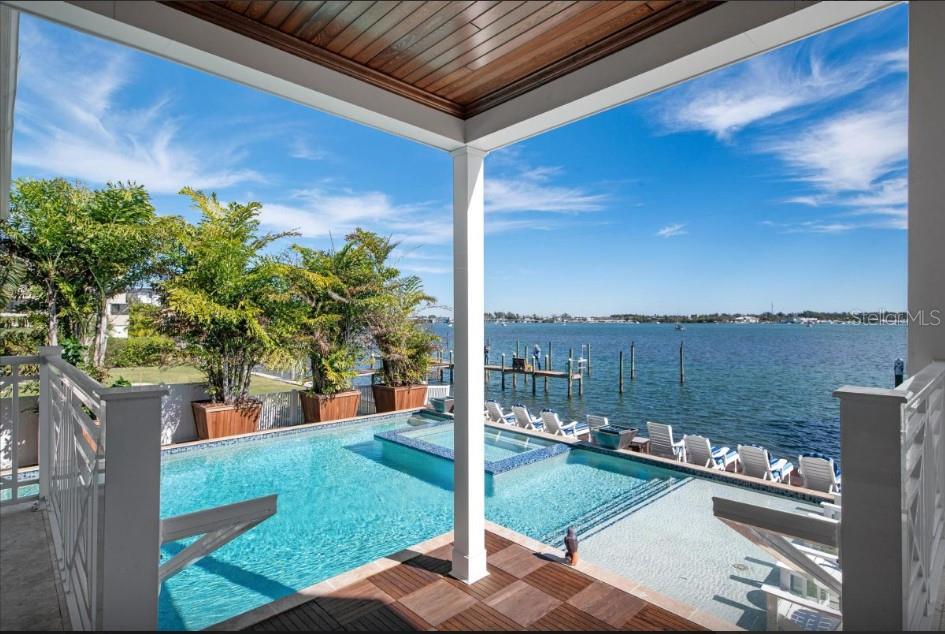 Listing photo id 28 for 110 10th Street S