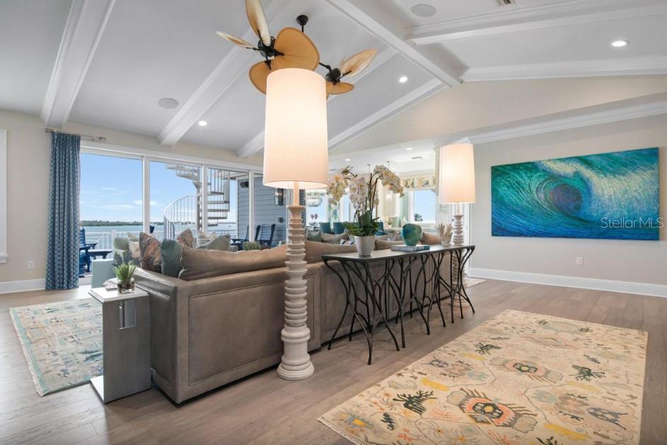 Listing photo id 31 for 110 10th Street S