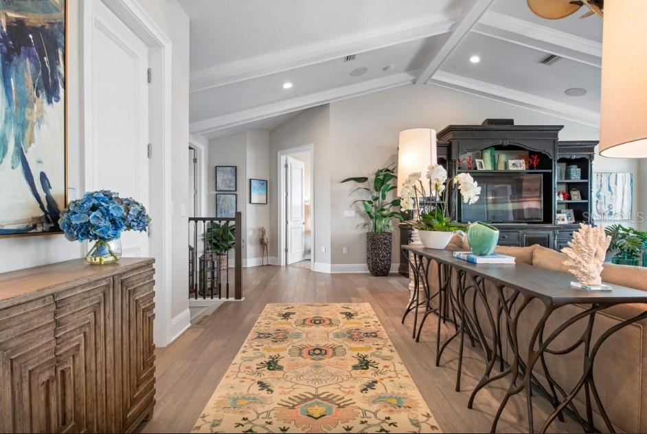 Listing photo id 35 for 110 10th Street S