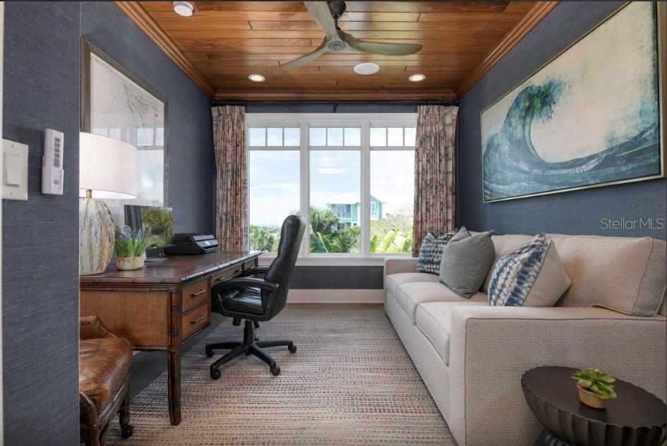 Listing photo id 42 for 110 10th Street S