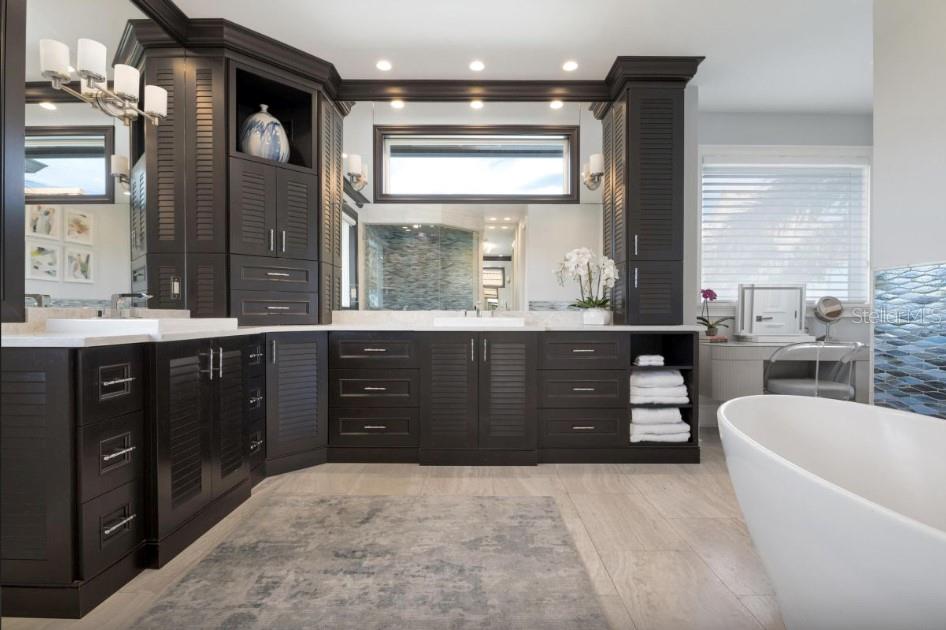 Listing photo id 47 for 110 10th Street S