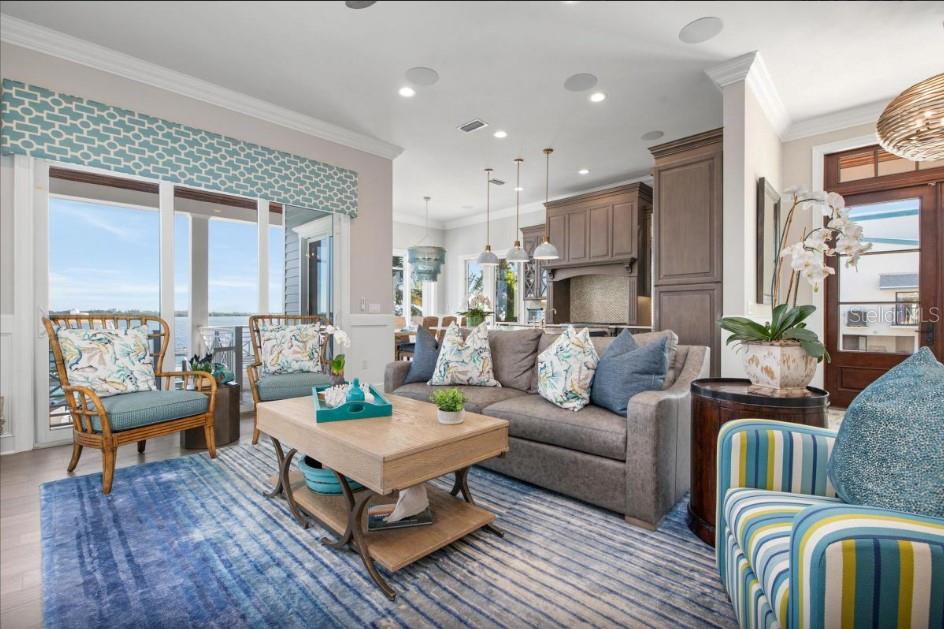 Listing photo id 3 for 110 10th Street S