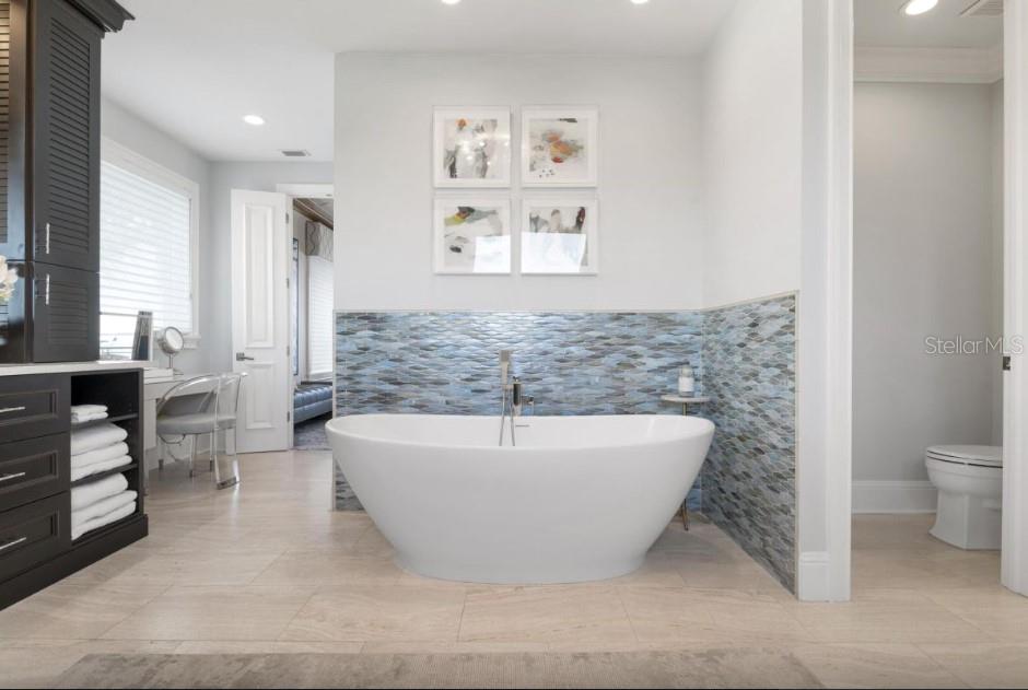 Listing photo id 48 for 110 10th Street S