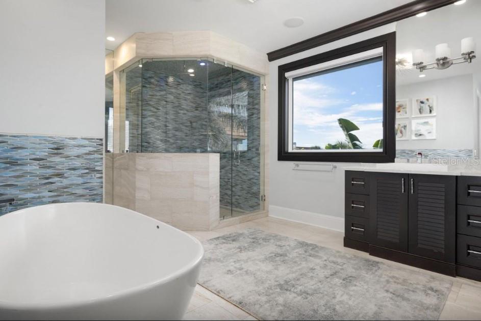 Listing photo id 49 for 110 10th Street S