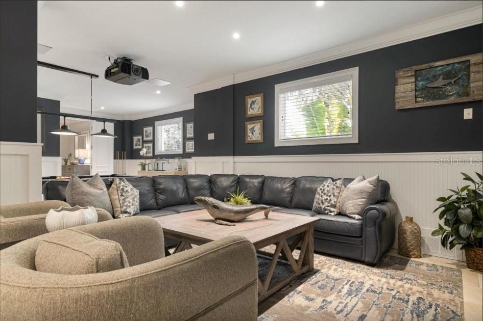 Listing photo id 56 for 110 10th Street S