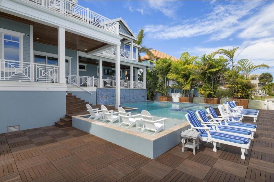 Listing photo id 63 for 110 10th Street S