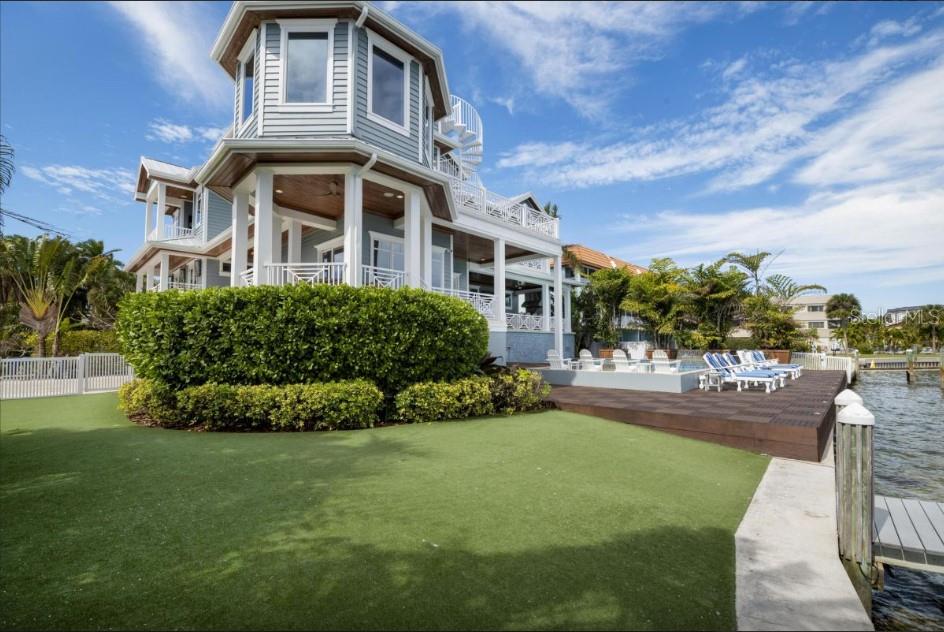 Listing photo id 64 for 110 10th Street S