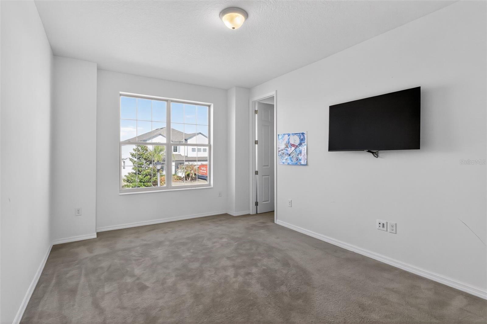 Image 18 of 31 For 2468 Verde View Drive