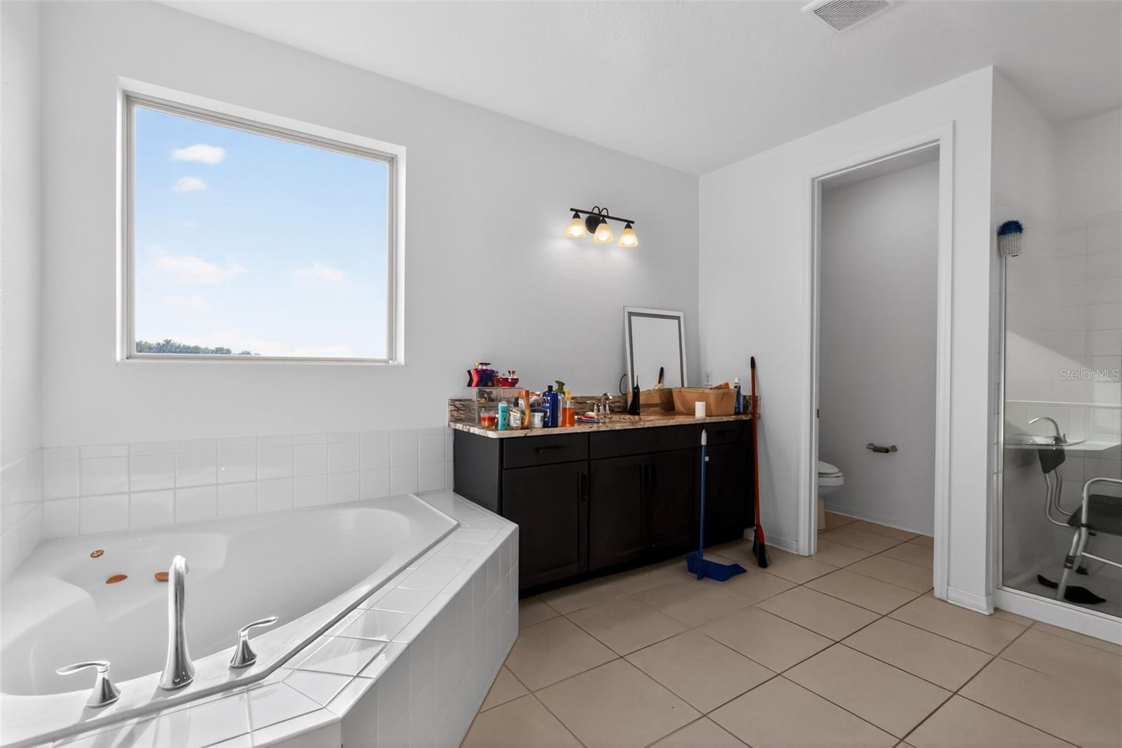 Image 28 of 31 For 2468 Verde View Drive