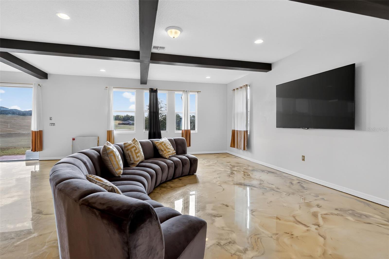 Image 6 of 31 For 2468 Verde View Drive