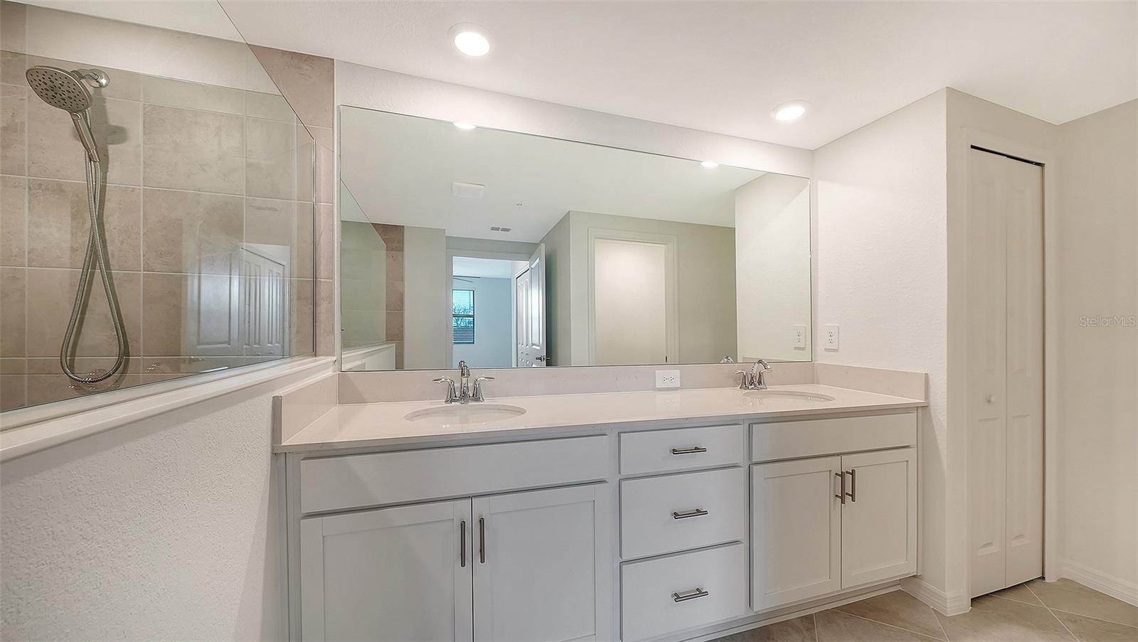 Image 31 of 43 For 5624 Summit Pointe Circle 104