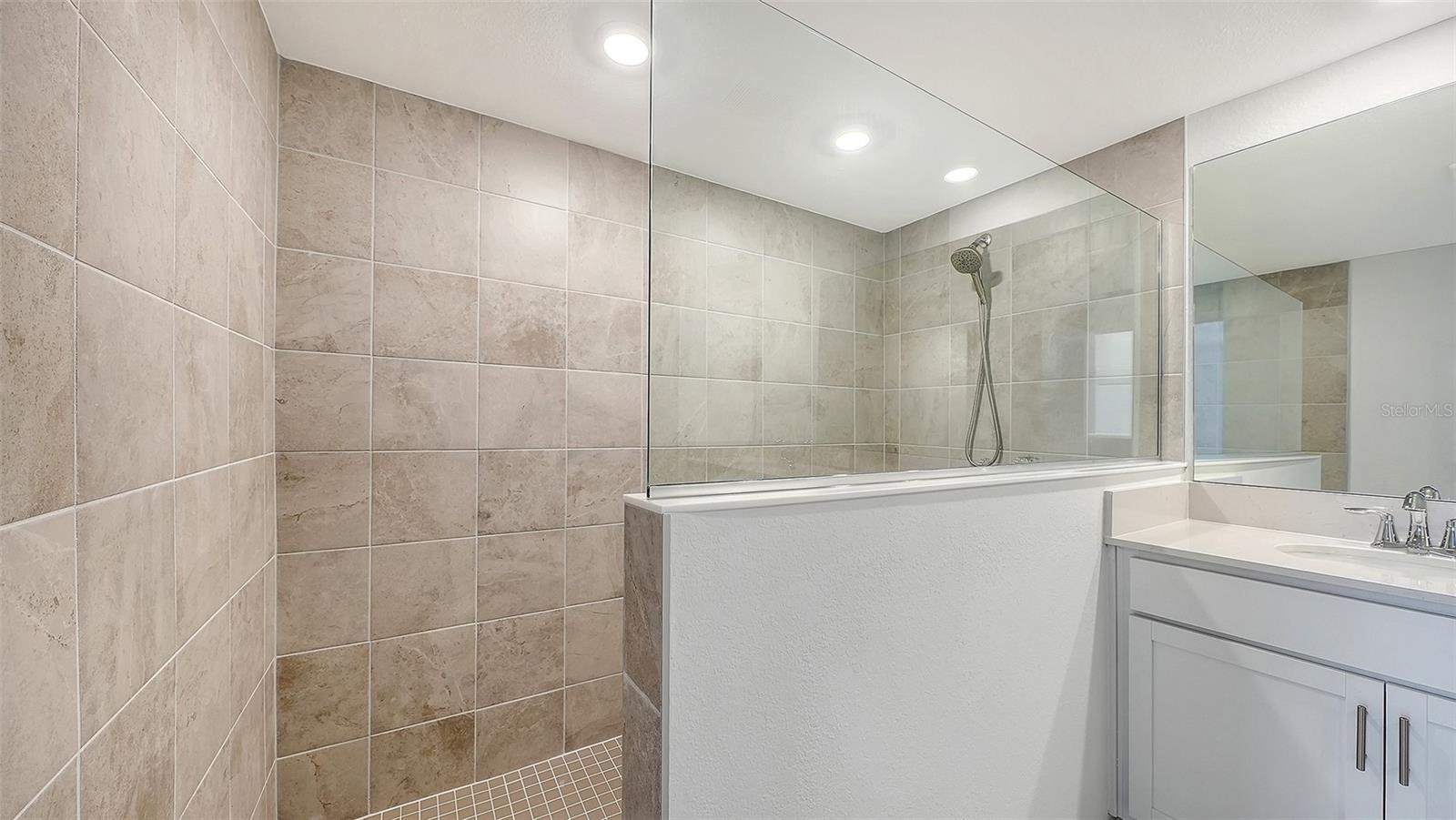 Image 33 of 43 For 5624 Summit Pointe Circle 104