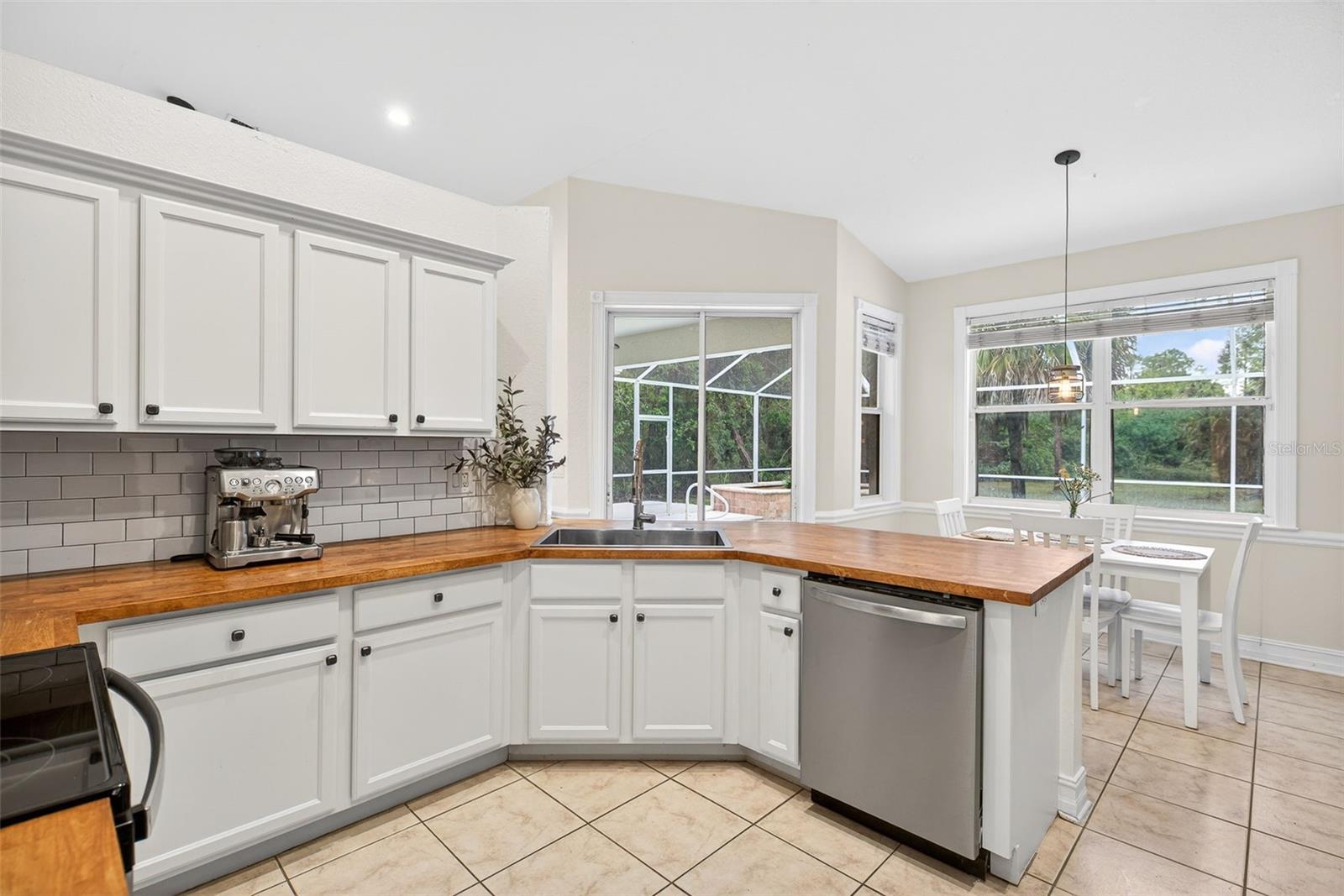 Image 14 of 36 For 5791 Golden Gate Parkway