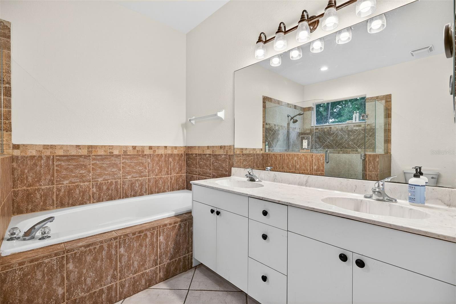 Image 21 of 36 For 5791 Golden Gate Parkway