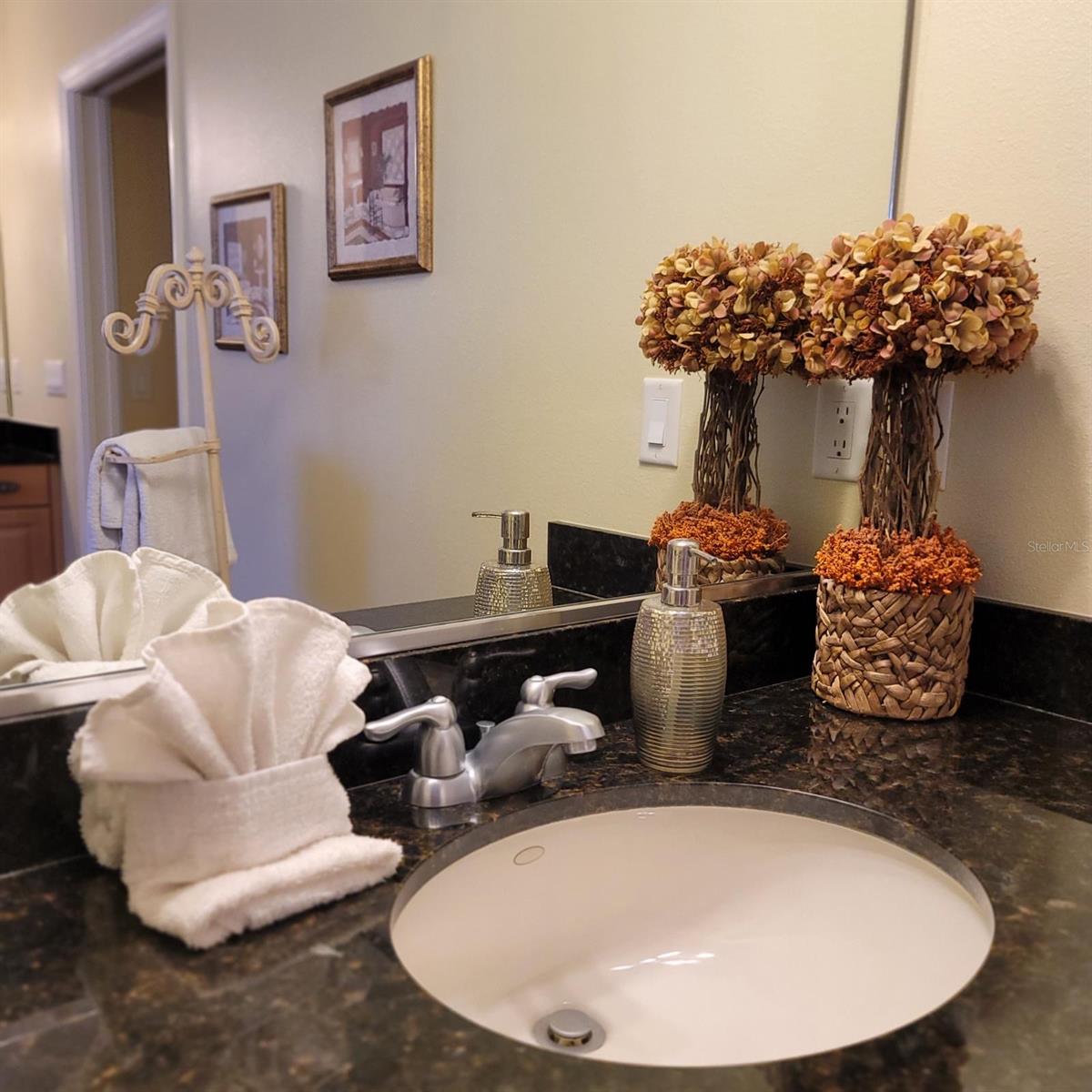 Image 13 of 41 For 3624 Peck Street