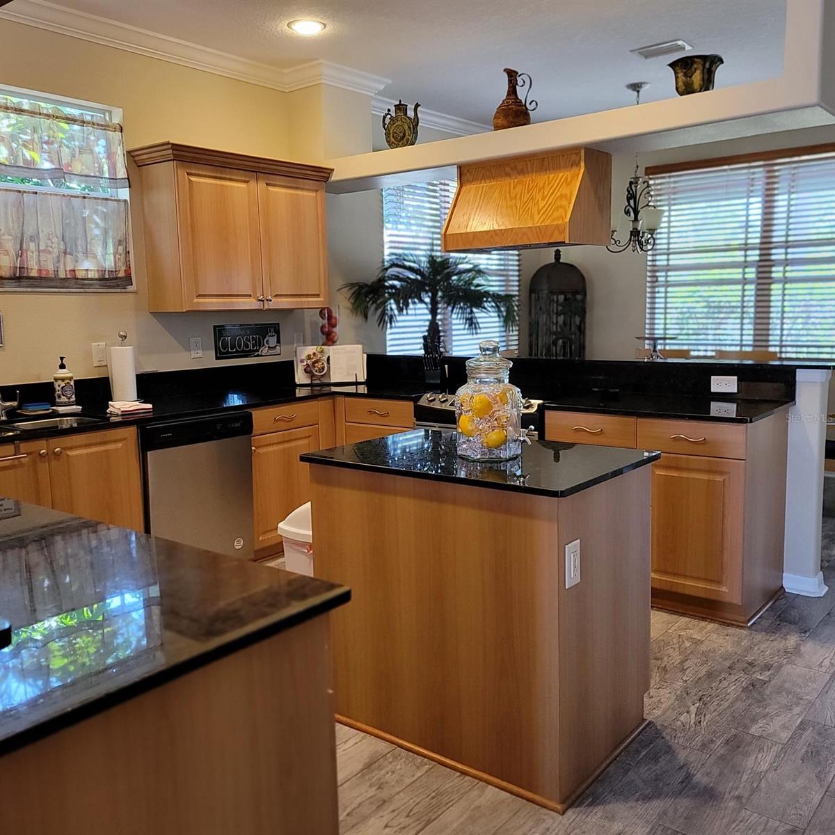 Image 4 of 41 For 3624 Peck Street