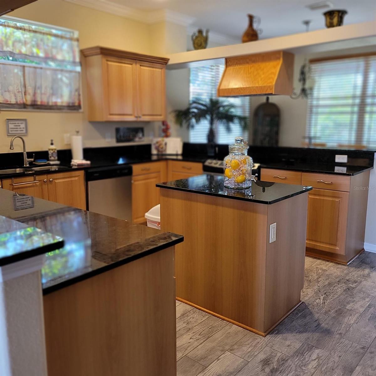 Image 6 of 41 For 3624 Peck Street