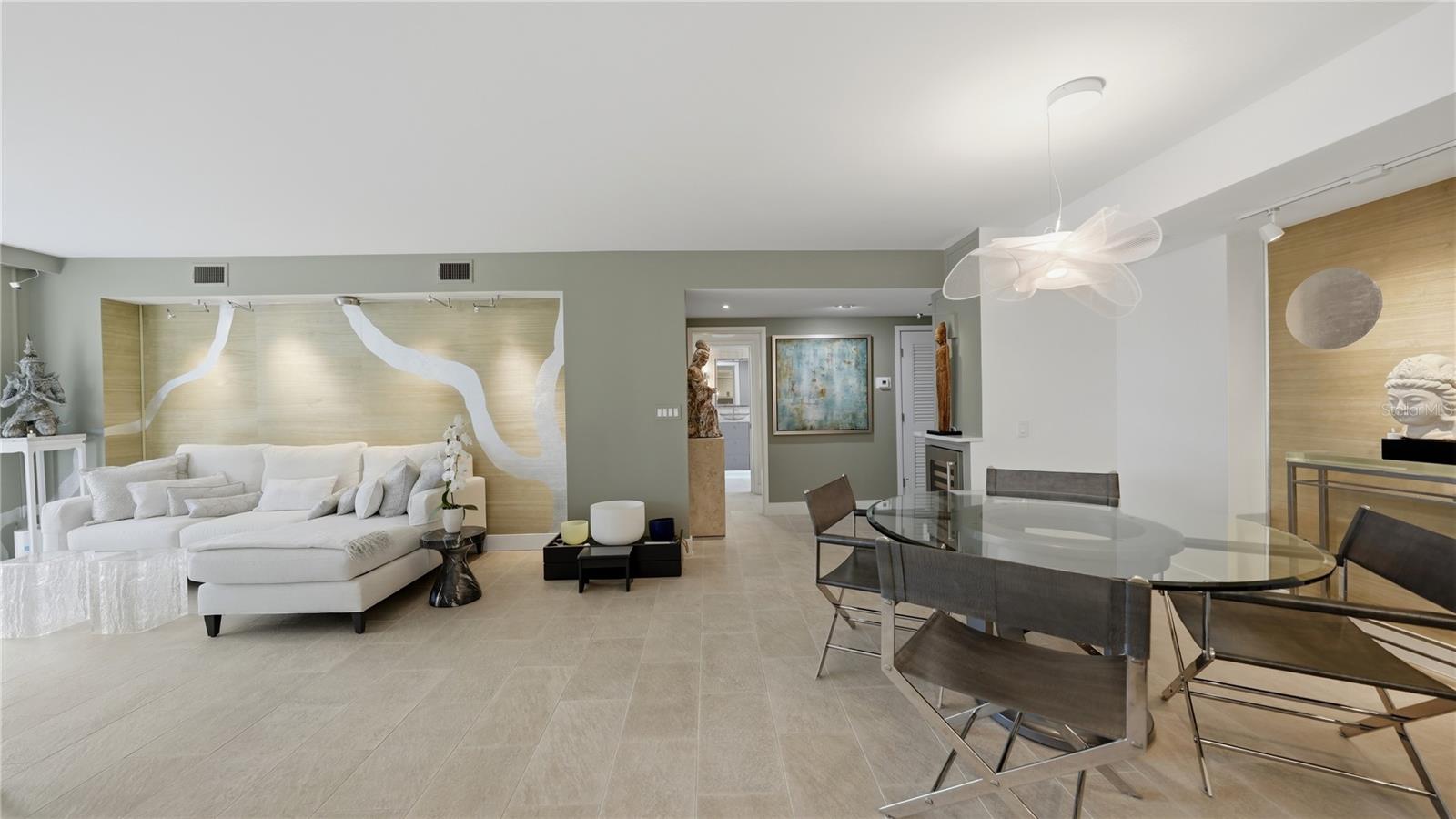 Listing photo id 8 for 1212 Benjamin Franklin Drive 907